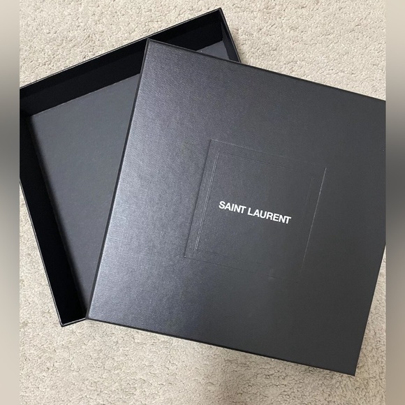 Saint Laurent Tote Bag Exclusive with box and full inclusions - Picture 8 of 10